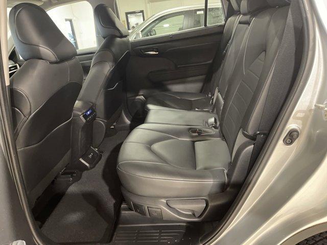 used 2021 Toyota Highlander car, priced at $33,995