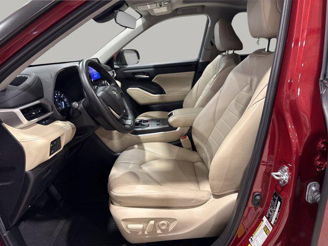 used 2023 Toyota Highlander car, priced at $40,995