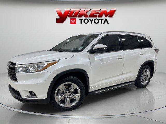 used 2015 Toyota Highlander car, priced at $17,995