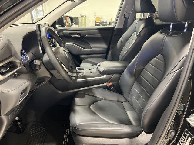 used 2023 Toyota Highlander car, priced at $40,995