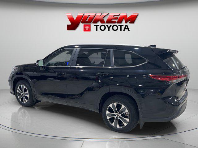 used 2023 Toyota Highlander car, priced at $41,995