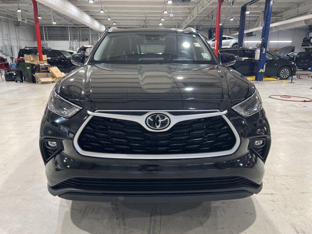 used 2023 Toyota Highlander car, priced at $40,995