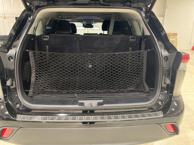 used 2023 Toyota Highlander car, priced at $40,995