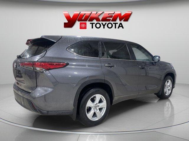 used 2023 Toyota Highlander car, priced at $34,995