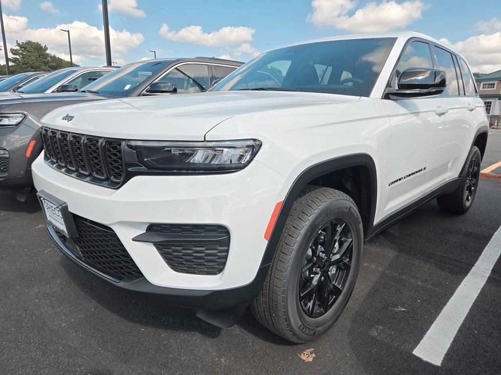 new 2025 Jeep Grand Cherokee car, priced at $48,409