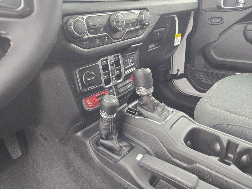new 2025 Jeep Wrangler car, priced at $48,775