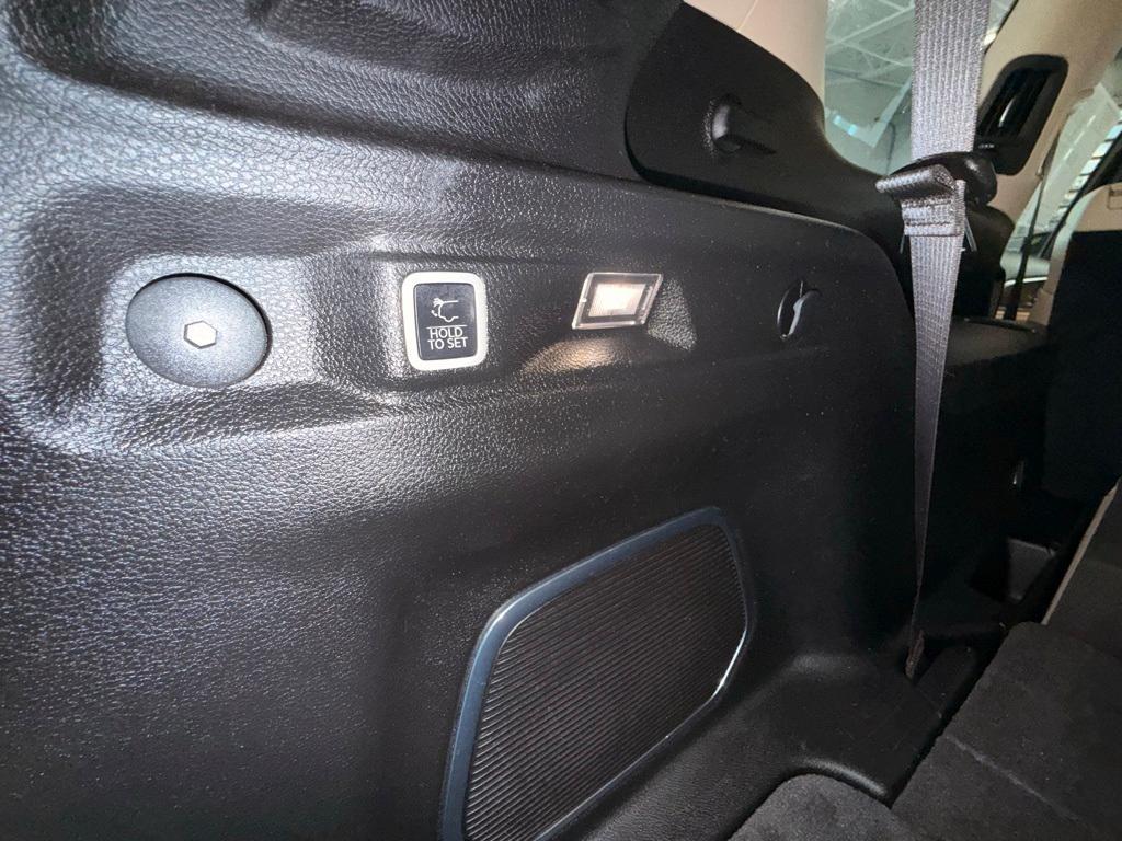 used 2021 Jeep Grand Cherokee L car, priced at $28,813