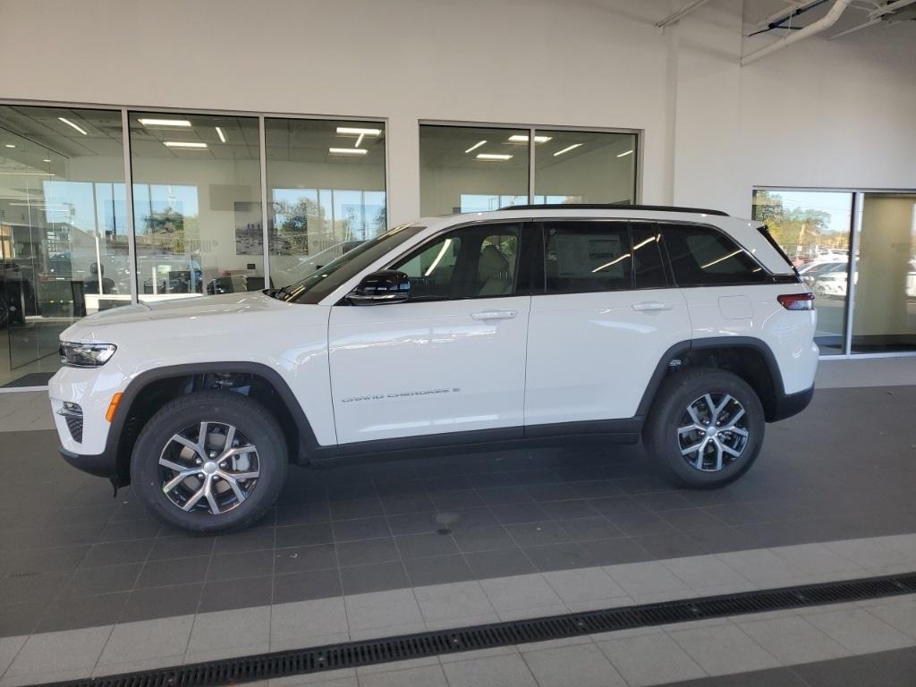 new 2025 Jeep Grand Cherokee car, priced at $44,344