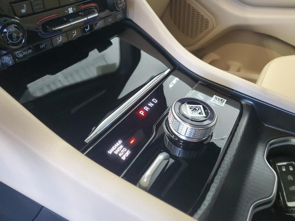 new 2025 Jeep Grand Cherokee car, priced at $44,344