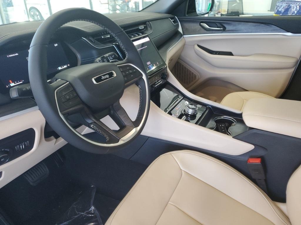 new 2025 Jeep Grand Cherokee car, priced at $44,344