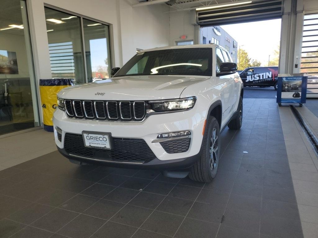 new 2025 Jeep Grand Cherokee car, priced at $44,344