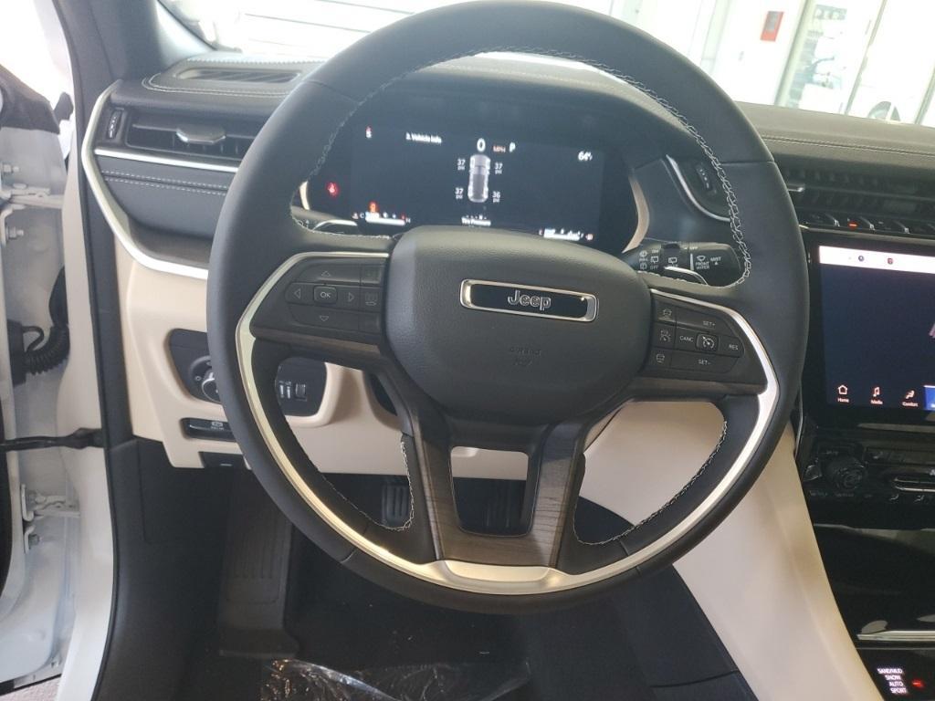 new 2025 Jeep Grand Cherokee car, priced at $44,344