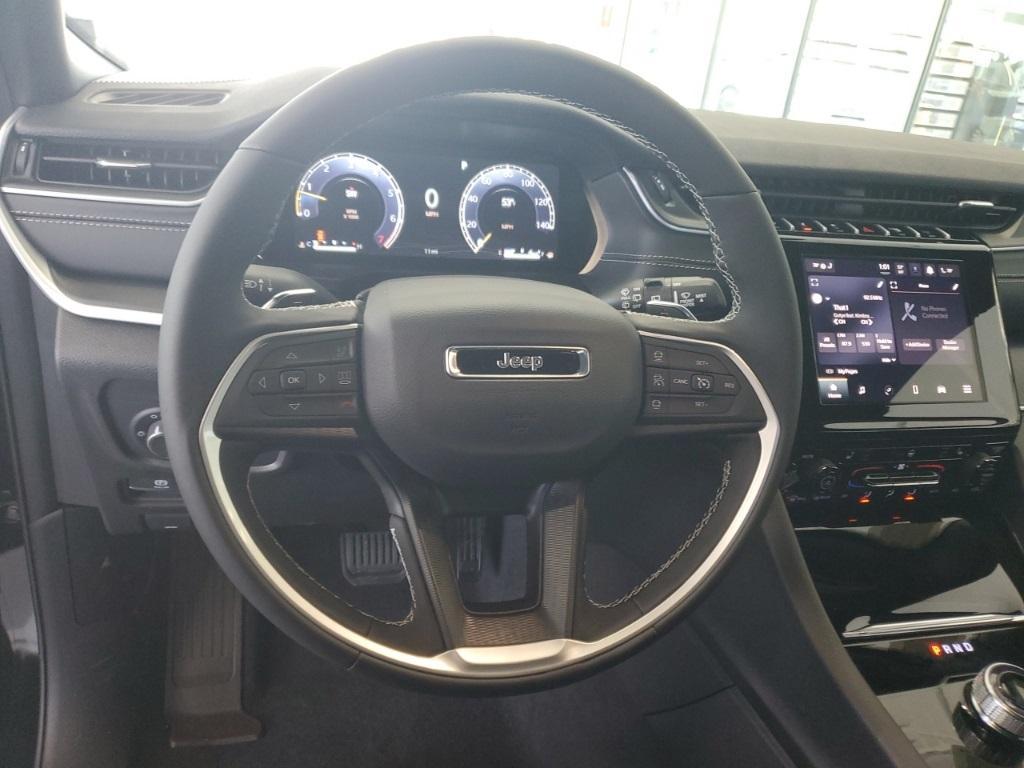 new 2025 Jeep Grand Cherokee car, priced at $38,156