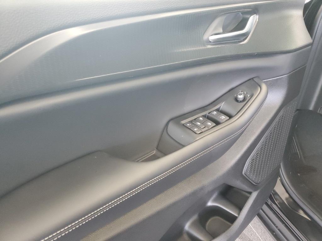 new 2025 Jeep Grand Cherokee car, priced at $38,156