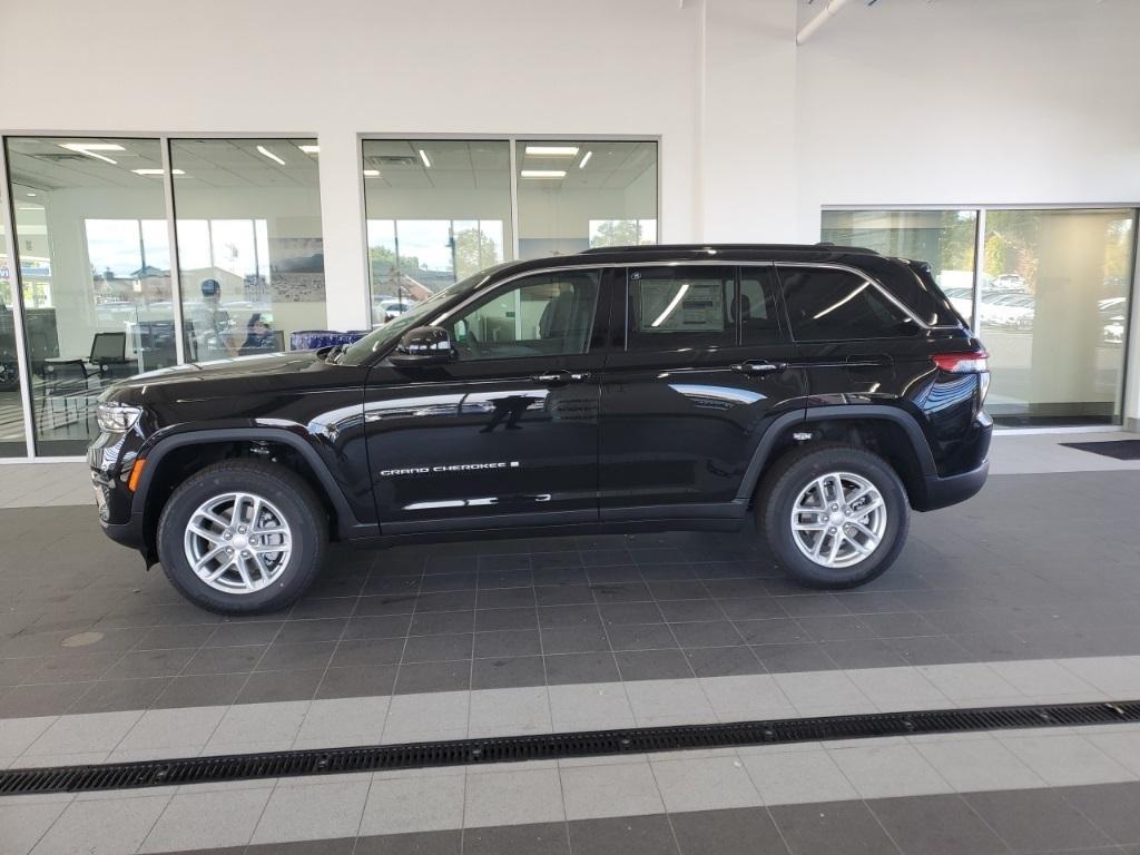 new 2025 Jeep Grand Cherokee car, priced at $38,156