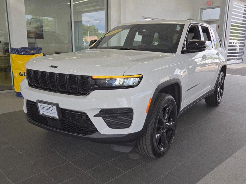 used 2024 Jeep Grand Cherokee car, priced at $34,915