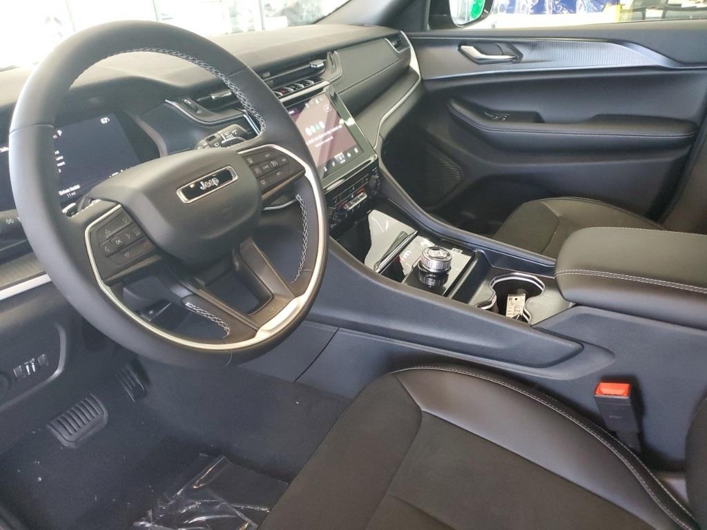 new 2025 Jeep Grand Cherokee car, priced at $41,458