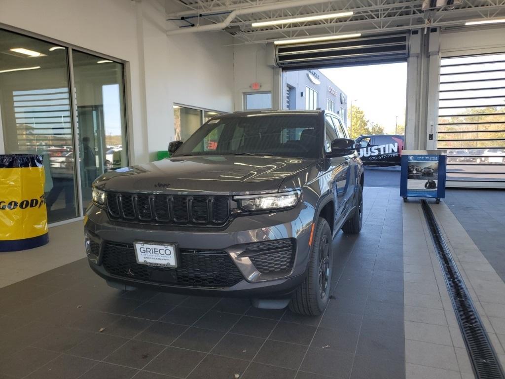 new 2025 Jeep Grand Cherokee car, priced at $41,458
