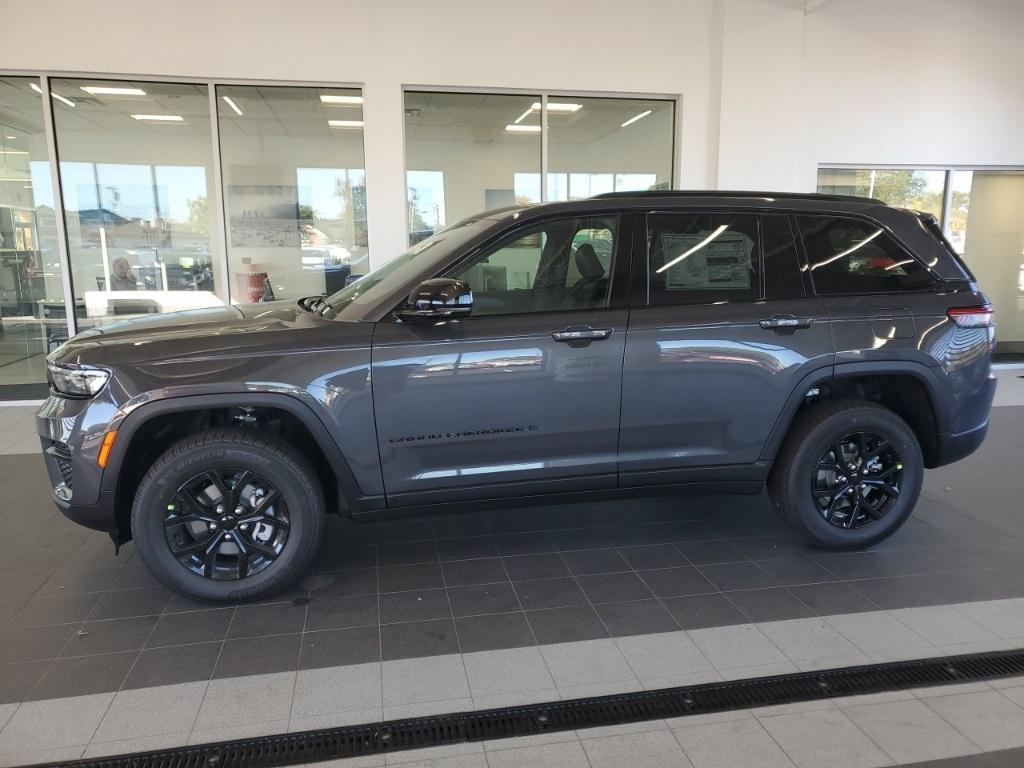 new 2025 Jeep Grand Cherokee car, priced at $41,458