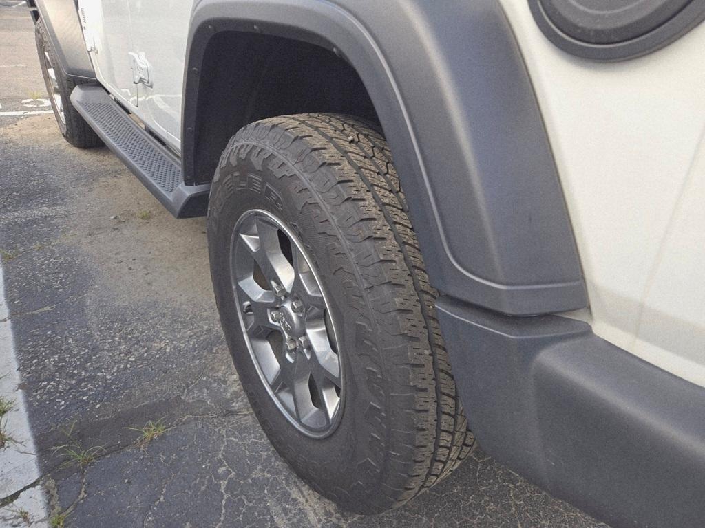 used 2020 Jeep Wrangler Unlimited car, priced at $27,517