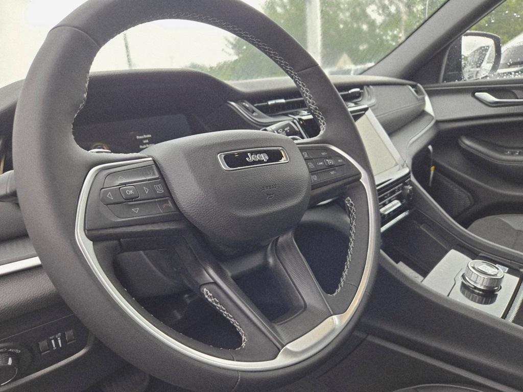 new 2025 Jeep Grand Cherokee L car, priced at $45,353