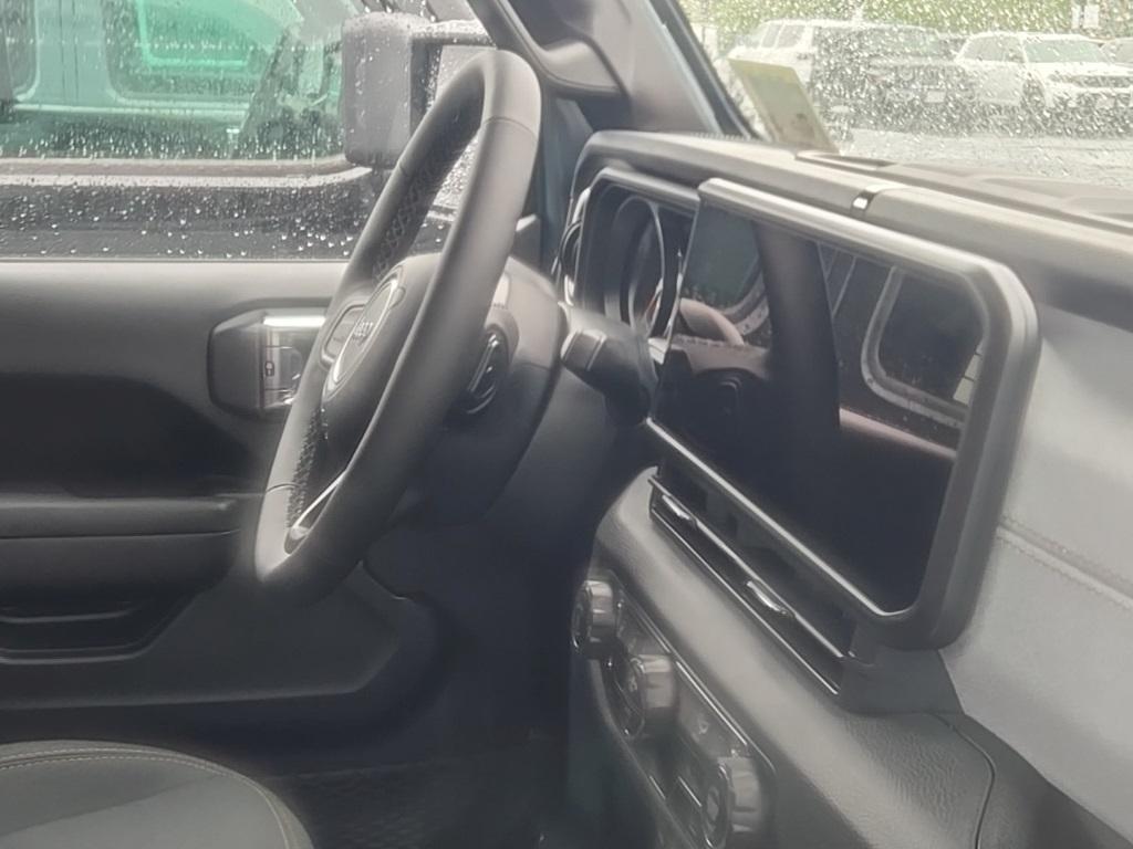 new 2025 Jeep Wrangler car, priced at $38,235