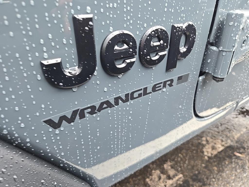 new 2025 Jeep Wrangler car, priced at $38,235