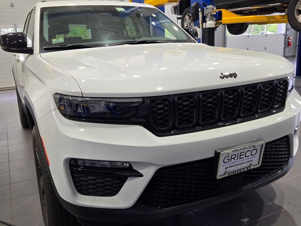 used 2023 Jeep Grand Cherokee car, priced at $30,935