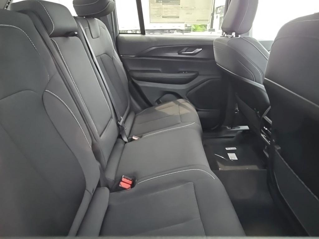 new 2025 Jeep Grand Cherokee car, priced at $37,531