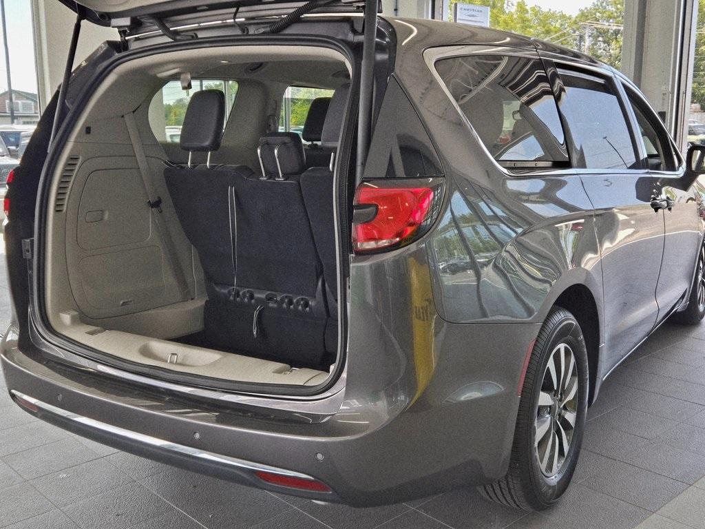 used 2023 Chrysler Pacifica Hybrid car, priced at $31,823