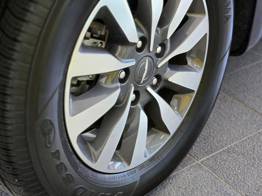 used 2023 Chrysler Pacifica Hybrid car, priced at $31,823
