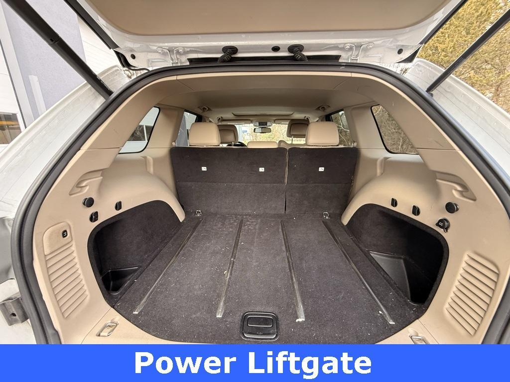 used 2015 Jeep Grand Cherokee car, priced at $13,917