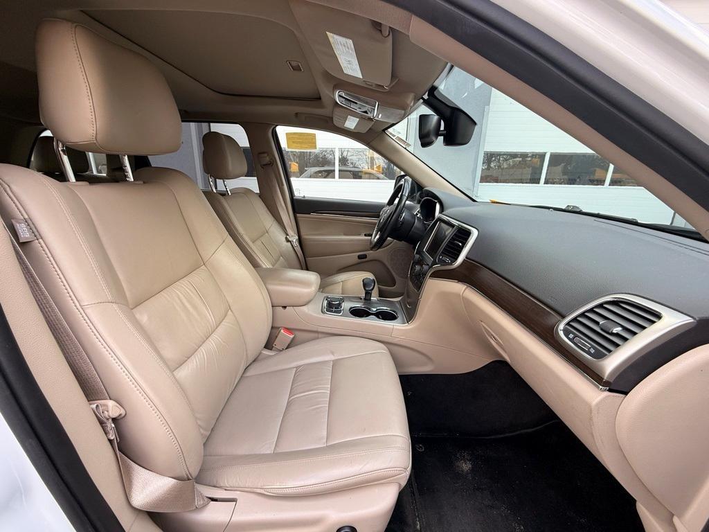 used 2015 Jeep Grand Cherokee car, priced at $13,917