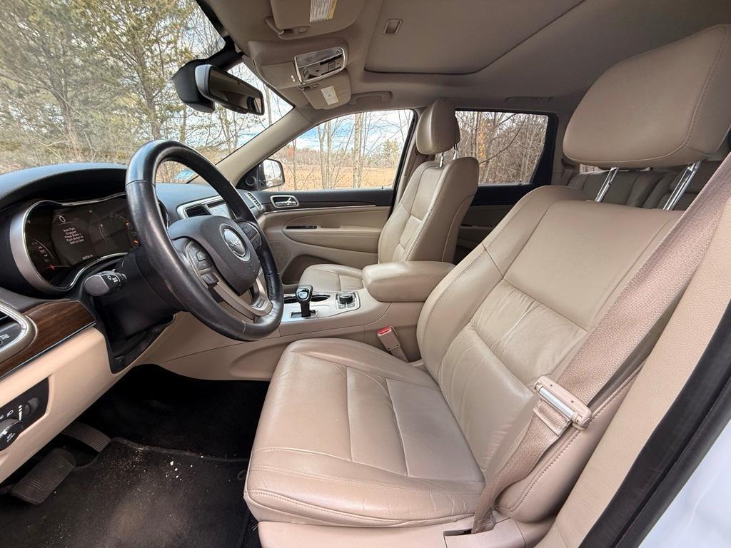 used 2015 Jeep Grand Cherokee car, priced at $13,917