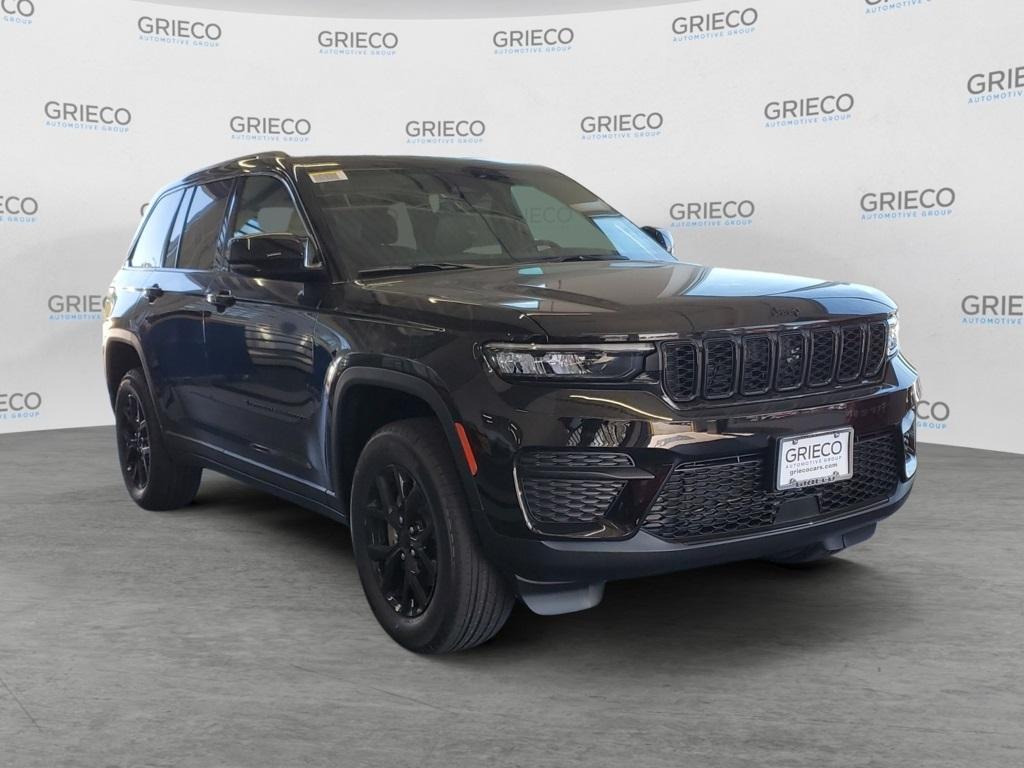 new 2025 Jeep Grand Cherokee car, priced at $44,208