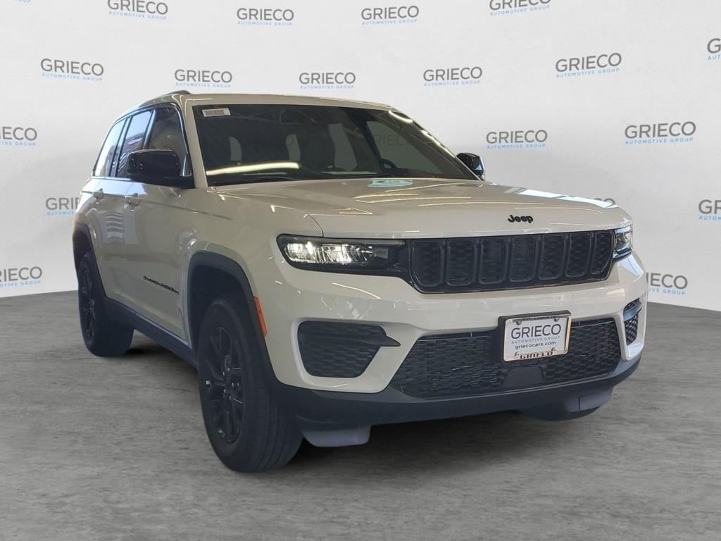new 2025 Jeep Grand Cherokee car, priced at $41,422