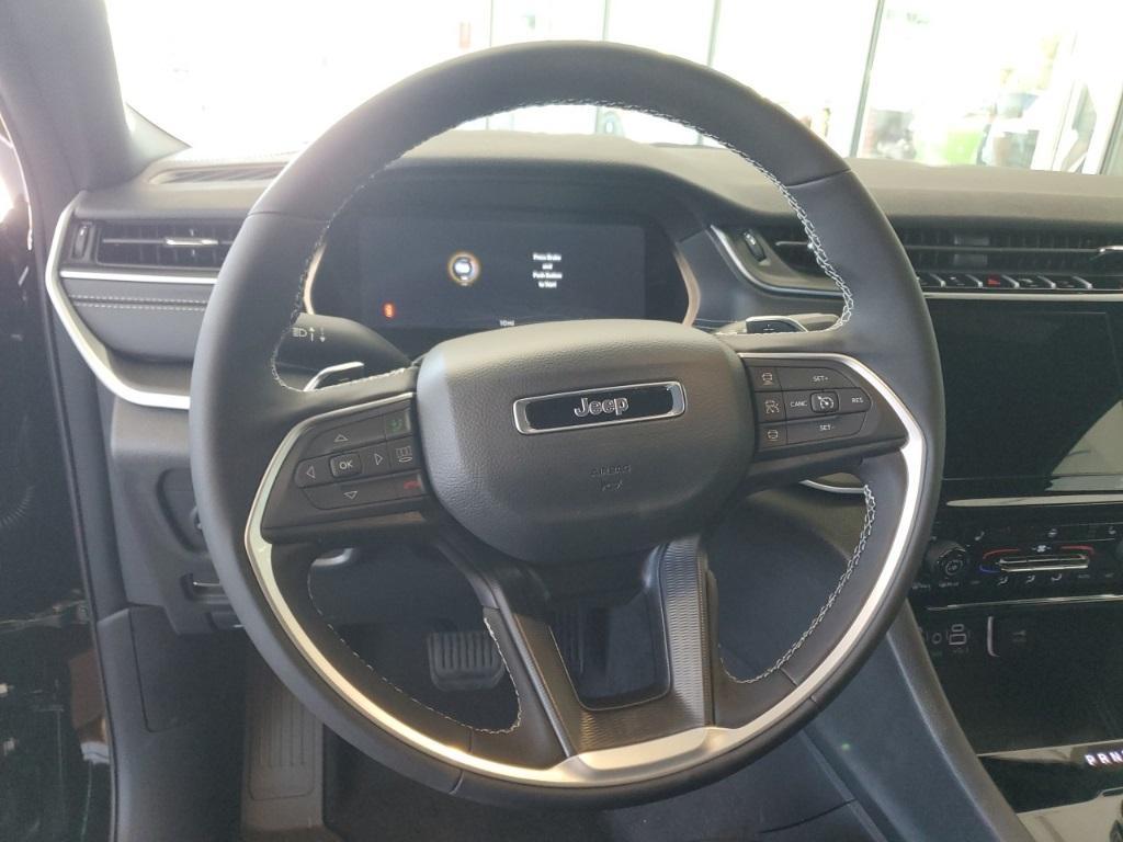 new 2025 Jeep Grand Cherokee car, priced at $42,708