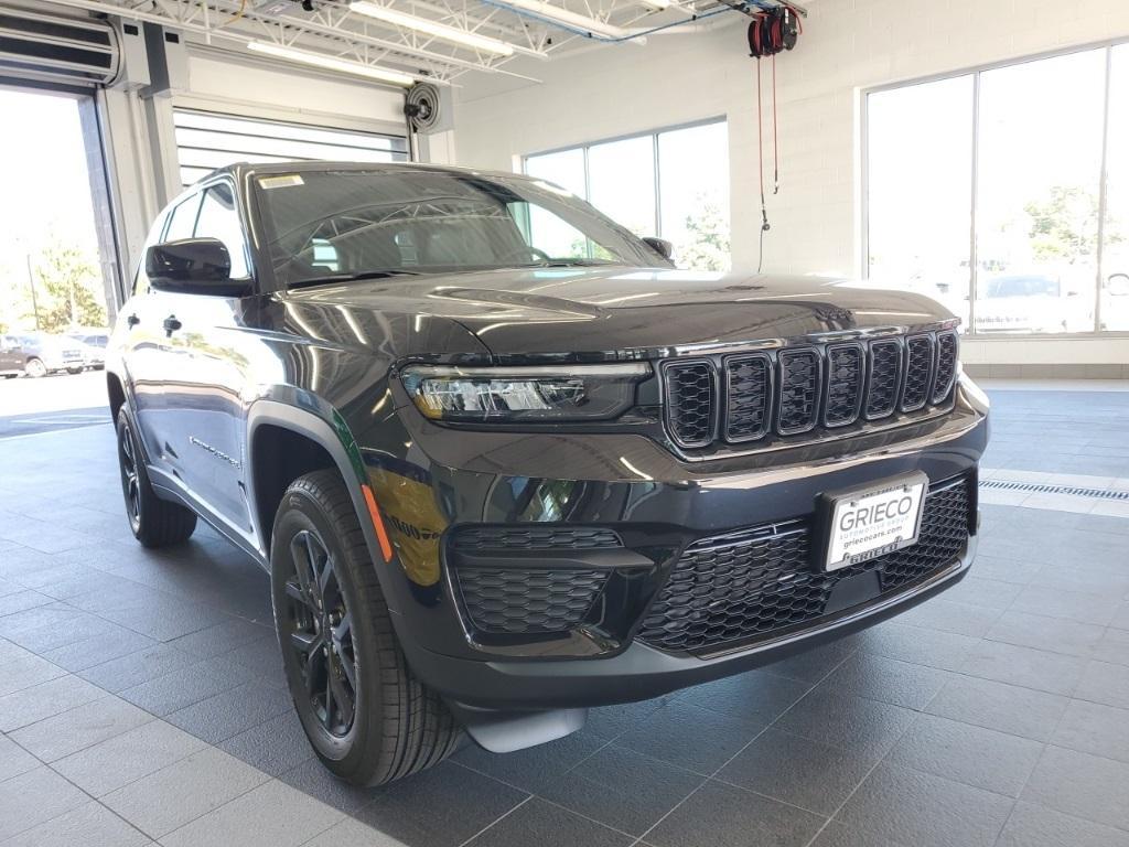 new 2025 Jeep Grand Cherokee car, priced at $42,708