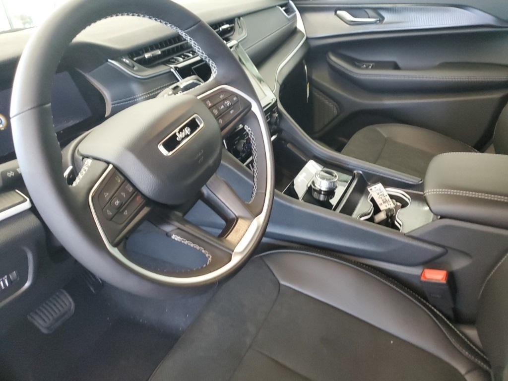 new 2025 Jeep Grand Cherokee car, priced at $42,708