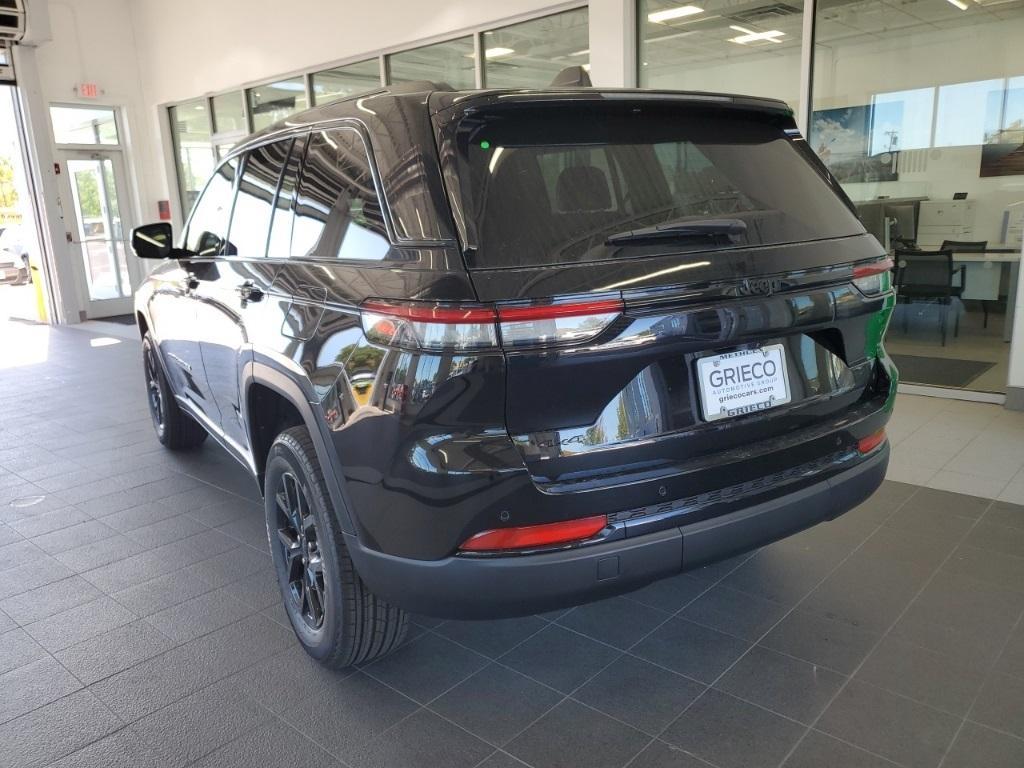new 2025 Jeep Grand Cherokee car, priced at $42,708