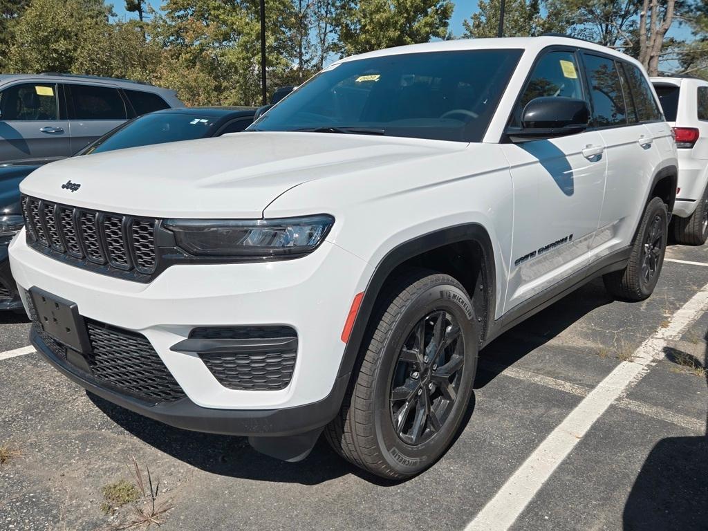new 2025 Jeep Grand Cherokee car, priced at $38,797
