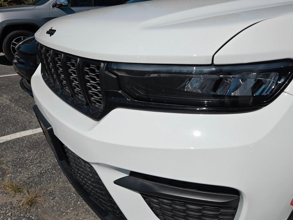new 2025 Jeep Grand Cherokee car, priced at $38,797