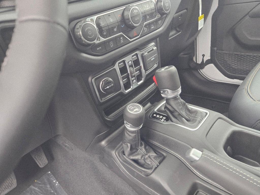 new 2025 Jeep Wrangler car, priced at $52,132