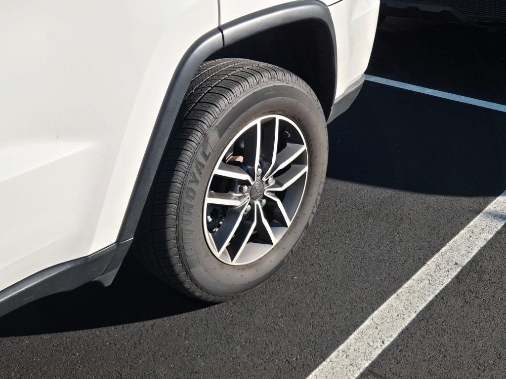 used 2021 Jeep Grand Cherokee car, priced at $25,401
