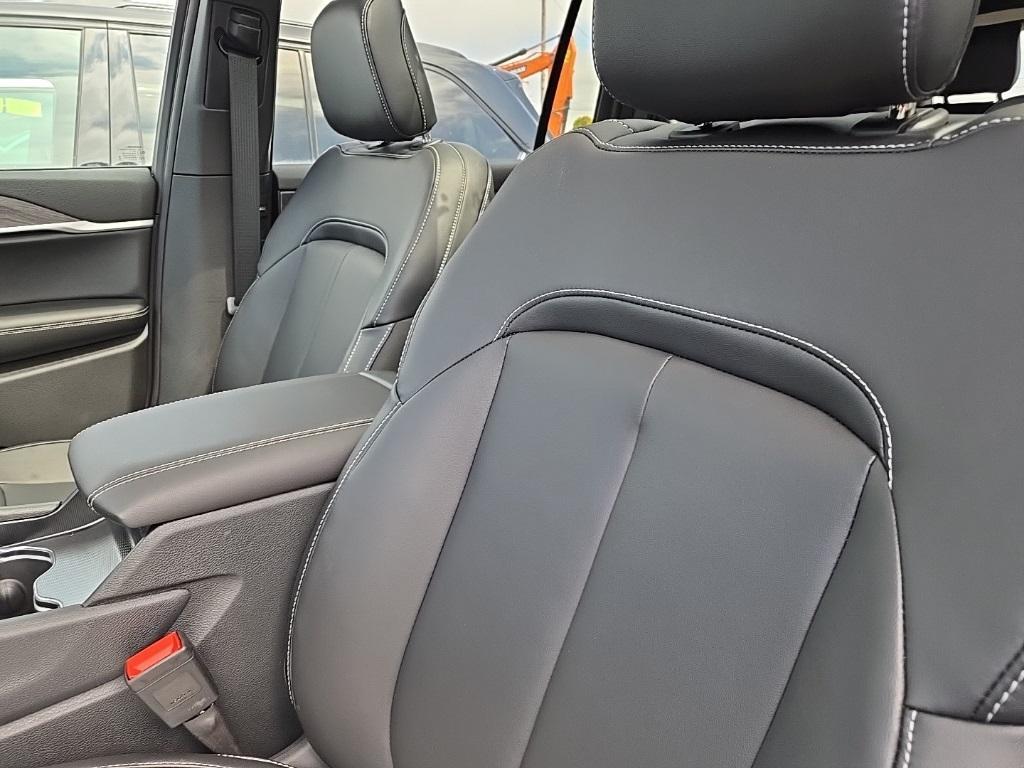 new 2025 Jeep Grand Cherokee L car, priced at $49,055