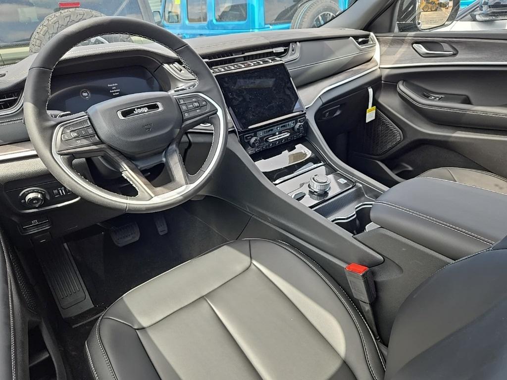 new 2025 Jeep Grand Cherokee L car, priced at $49,055