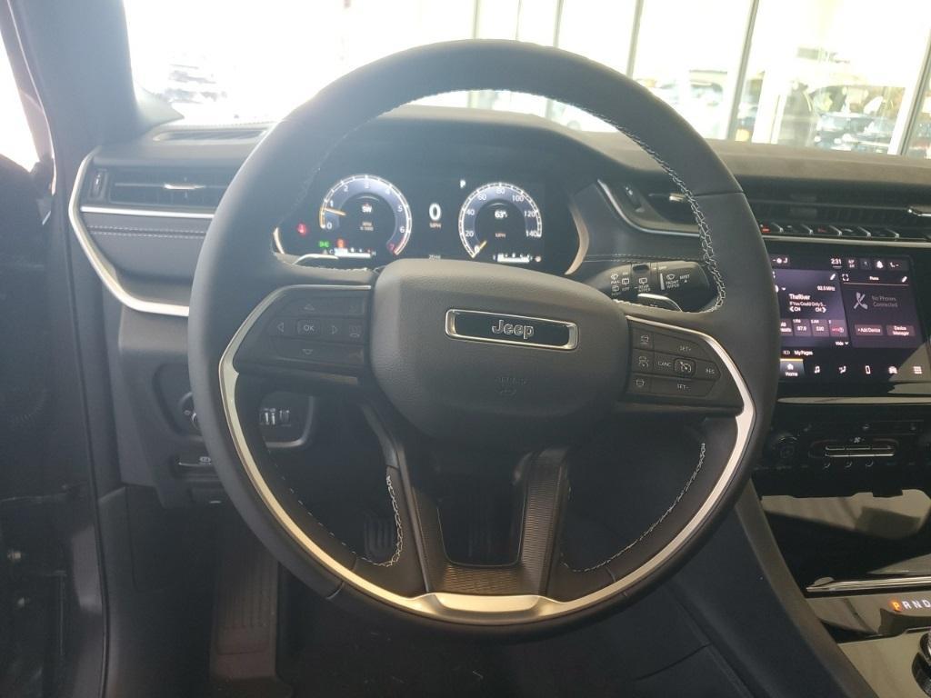 new 2025 Jeep Grand Cherokee car, priced at $37,656