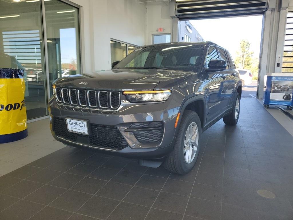 new 2025 Jeep Grand Cherokee car, priced at $37,656