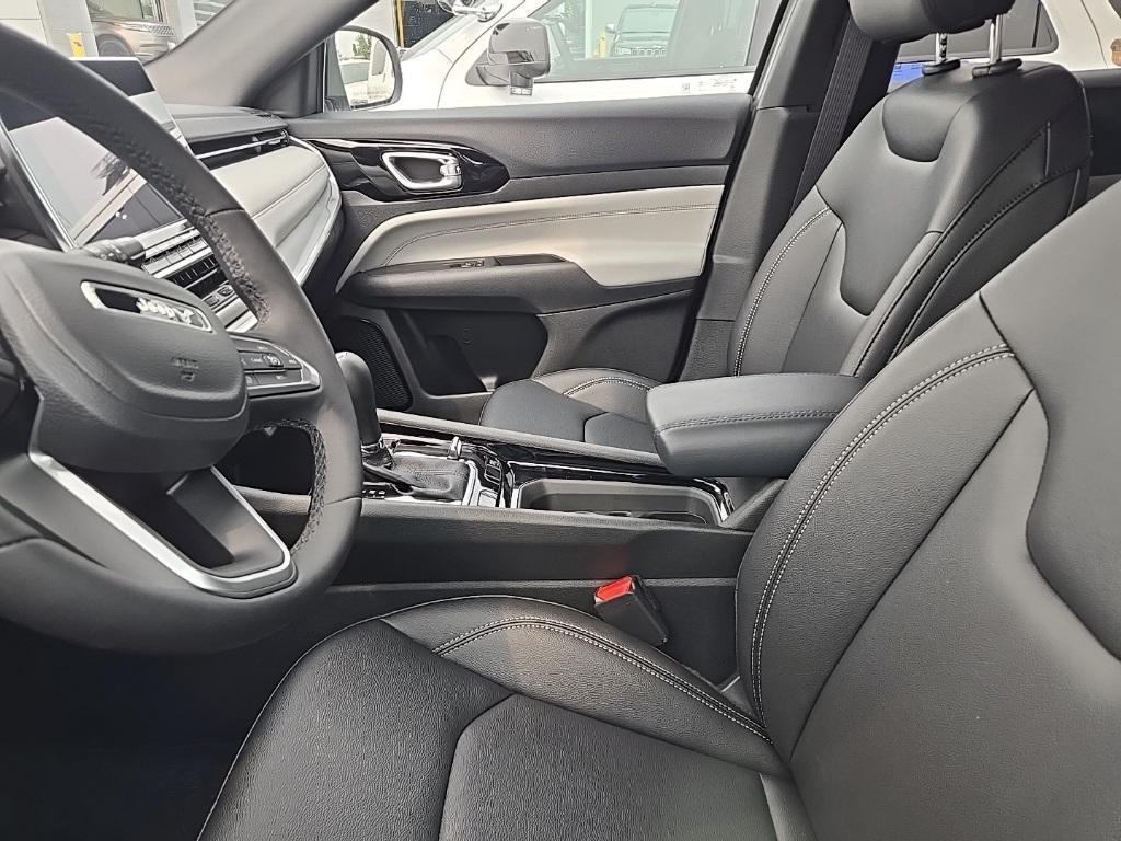 new 2025 Jeep Compass car, priced at $33,754