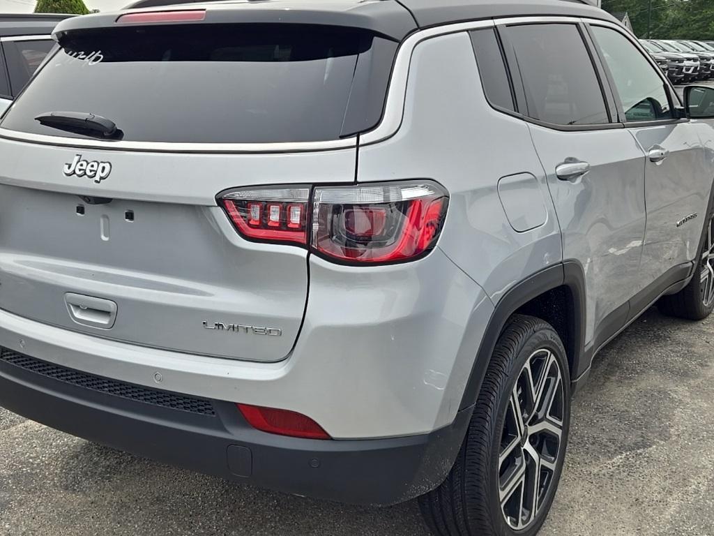 new 2025 Jeep Compass car, priced at $33,754